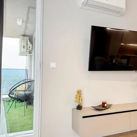 2bр In A Modern Complex Apartment *